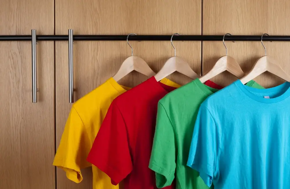 สีเสื้อมงคล 2568 วันไหนสีไหนเสริมดวงชะตาตลอดทั้งปี! - บางกอกโกลด์ส  จำหน่ายทองรูปพรรณทองคำแท้ 99.99%