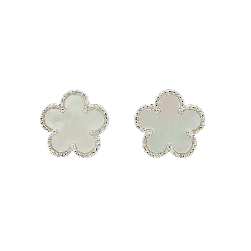 ต่างหูเงินชุบโรเดียมงานมงคล เปลือกหอยดอกไม้ เปอร์เซ็น: งานเงิน 92.5%