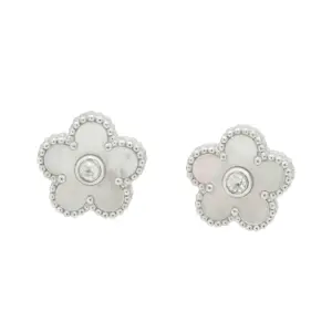 ต่างหูเงินชุบโรเดียมงานมงคล เปลือกหอยดอกไม้CZ เปอร์เซ็น: งานเงิน 92.5%